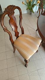 Tavolo stile classico  con sedie 