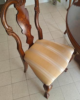 Tavolo stile classico  con sedie 