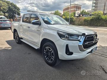 Toyota Hilux 2.4 D-4D A/T 4WD 4 porte Double Cab L