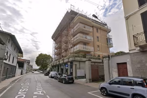 Immobile in asta di 83 m² con 3 locali e box auto 