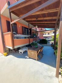 Tavullia Villetta di testa recente giardino pannel