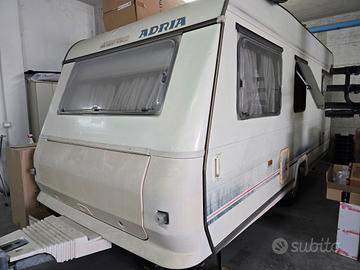 Roulotte Adria Forma 4080 DD