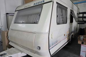 Roulotte Adria Forma 4080 DD
