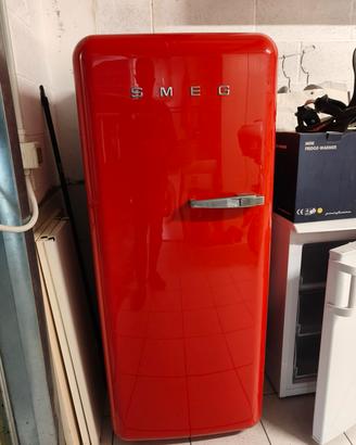 frigorifero vintage Smeg rosso