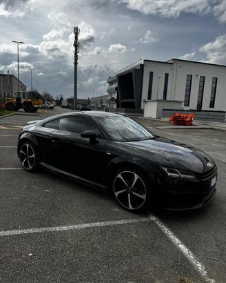 Audi TT 3ª serie S-line