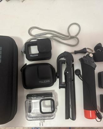 GOPRO HERO 10 - COME NUOVA COMPLETA DI ACCESSORI