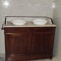 mobile antico per bagno 