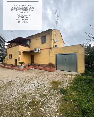 CASA SINGOLA con due APPARTAMENTI con ingresso aut