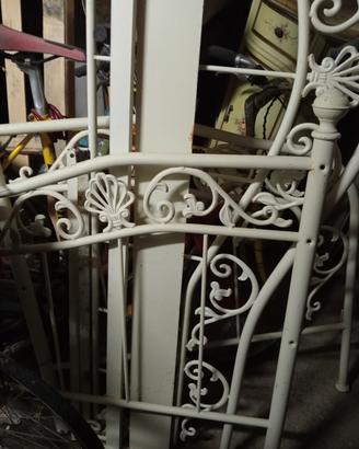 letto in ferro battuto 