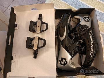 scarpette da ciclista con i loro pedalini