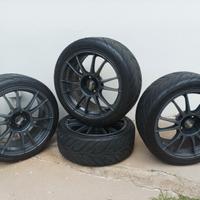 OZ ULTRALEGGERA R18 PCD 5x114.3 gommati