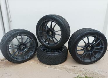 OZ ULTRALEGGERA R18 PCD 5x114.3 gommati