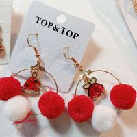 Orecchini natalizi con pon pon e campanella