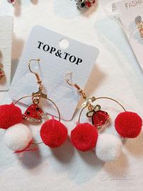 Orecchini natalizi con pon pon e campanella