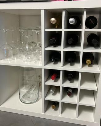 Mobile Ikea Kallax bianco porta vino
