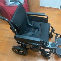Sedia a rotelle elettrica