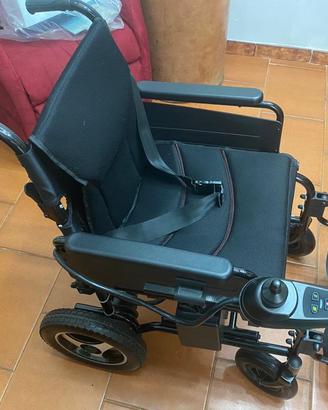 Sedia a rotelle elettrica