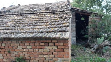 Rudere accatastato con terreno pertinente