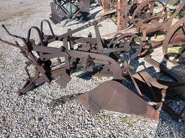 Aratri antichi per landini testacalda velite