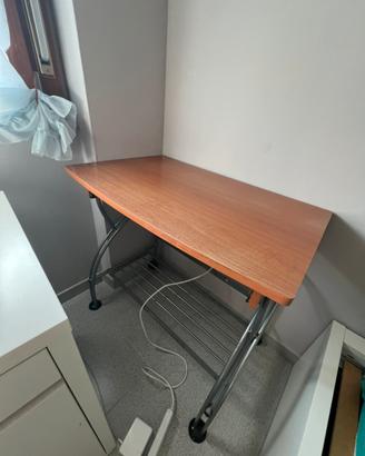 Scrivania per computer