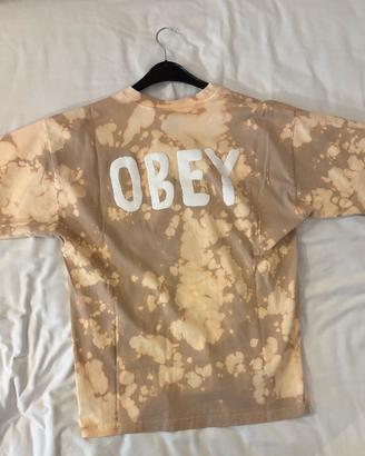 T-SHIRT OBEY