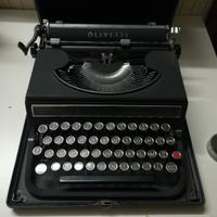 Macchina da scrivere Olivetti Studio 42