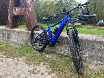 EBIKE GIANT