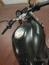 ducati Monster dark city 600