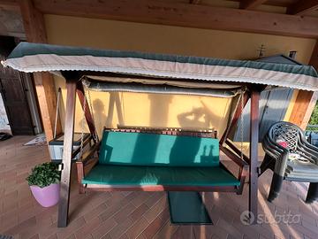 Dondolo in legno