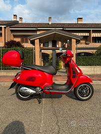 Piaggio Vespa 300 GTS 2023
