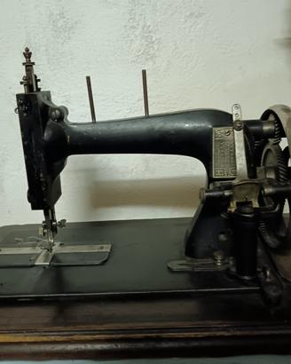 macchina da cucire a manovella