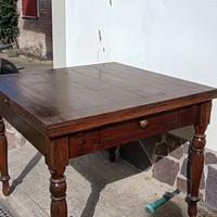 tavola in legno di noce