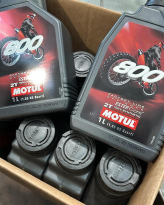 Olio miscela Motul 800v 2t