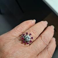 Anello con diamante e rubini di contorno Anni 50