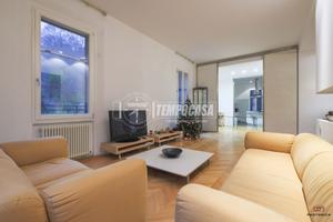 VILLA DI PREGIO CON GIARDINO E GARAGE IN ZONA ESCL