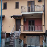 VILLA A SCHIERA , zona centralissima, ARREDATA