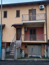 VILLA A SCHIERA , zona centralissima, ARREDATA