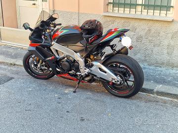 Aprilia RSV4 1100 factory