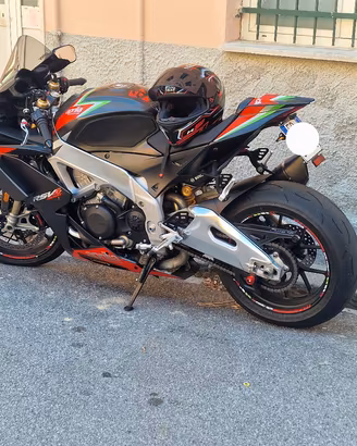 Aprilia RSV4 1100 factory