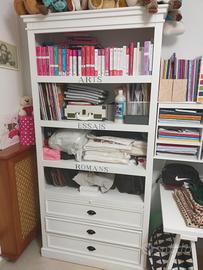 libreria con cassettiera