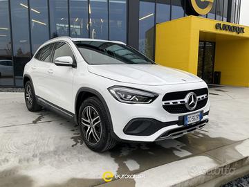 MERCEDES-BENZ GLA 200 Automatic Sport