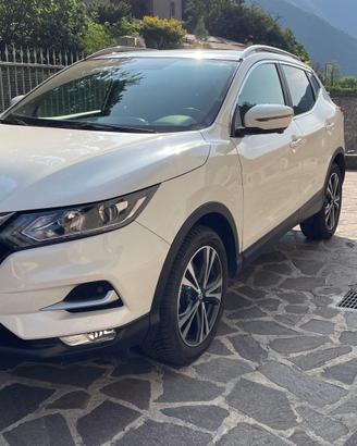 Nissan Qashqai J11 1.6 dCi automat CVT N-Connecta