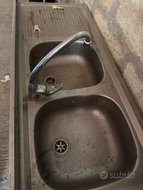 Lavandino con ante in legno