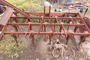 attrezzi agricoli con trattore