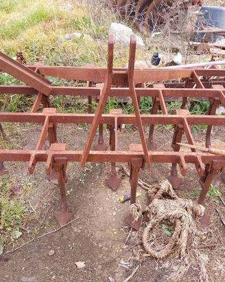 attrezzi agricoli con trattore