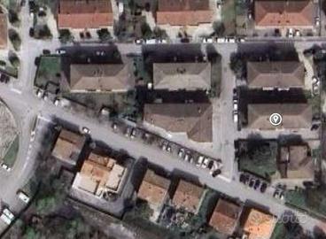 Box auto a Monte Roberto (AN)