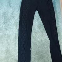 pantaloni neri con dettaglio in pizzo 