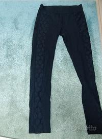 pantaloni neri con dettaglio in pizzo 