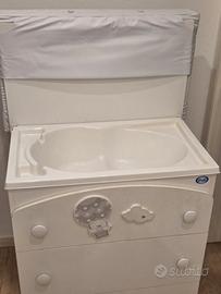 Fasciatoio, bagnetto, cassettiera Pali