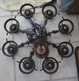 Lampadario in ferro battuto